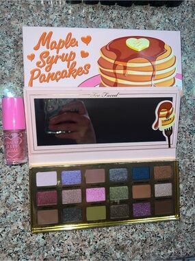 Too Faced Maple Syrup Pancakes Eyeshadow Palette - Pink/Brown Shades